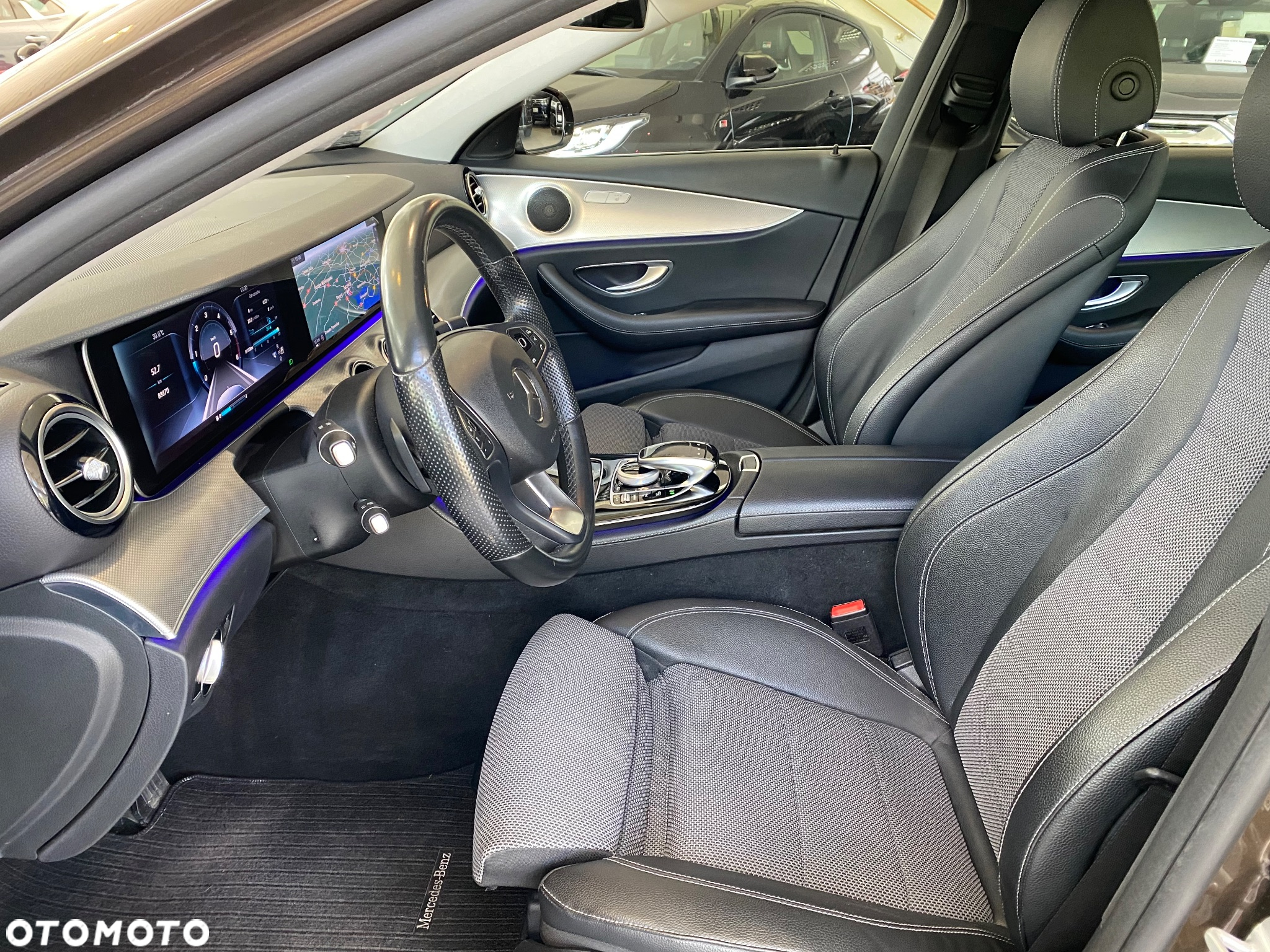 Mercedes-Benz Klasa E 220 d 9G-TRONIC - 18