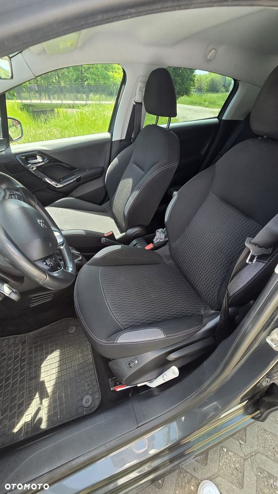 Peugeot 208 1.6 BlueHDi Allure S&S - 16