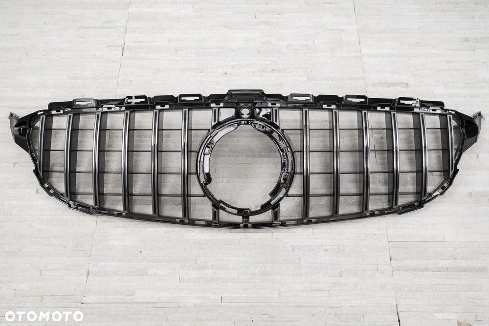 mercedes c-class w205 2019+ z kamerą grill gt panamericana srebrny - 4