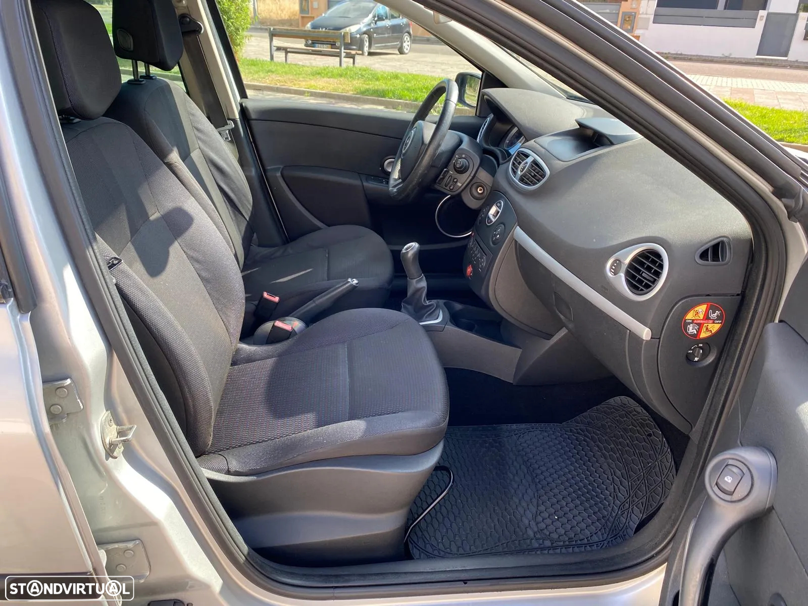 Renault Clio 1.2 16V Dynamique S - 9