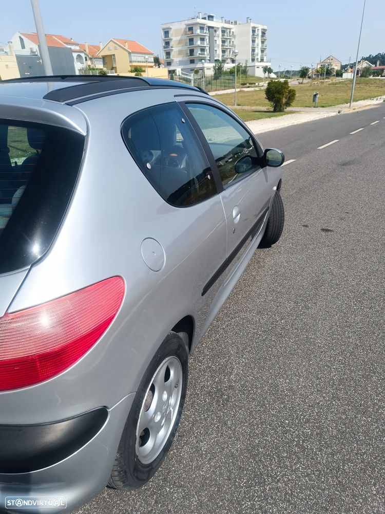 Peugeot 206 1.1 Color Line - 3