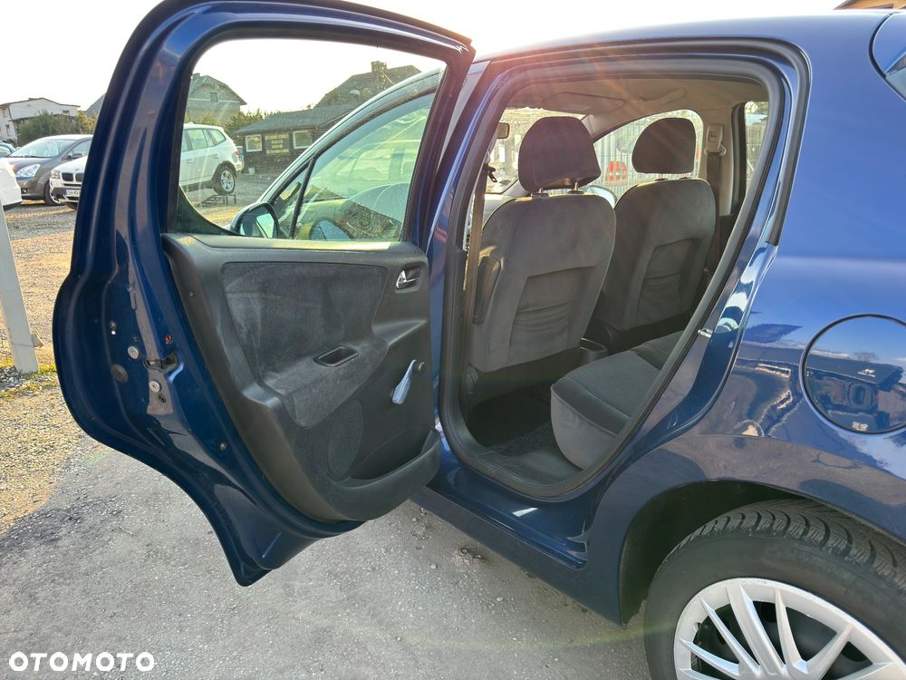 Peugeot 207 90 HDi FAP (Blue Lion) Tendance - 18