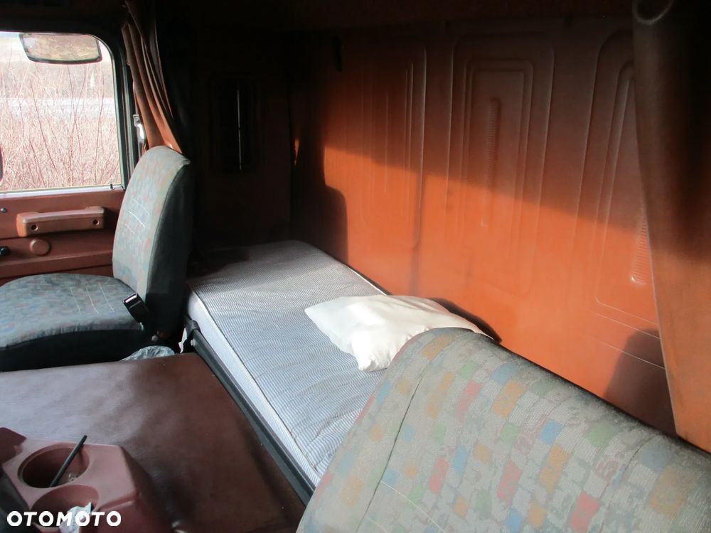 International 9600 - 9670 - 8