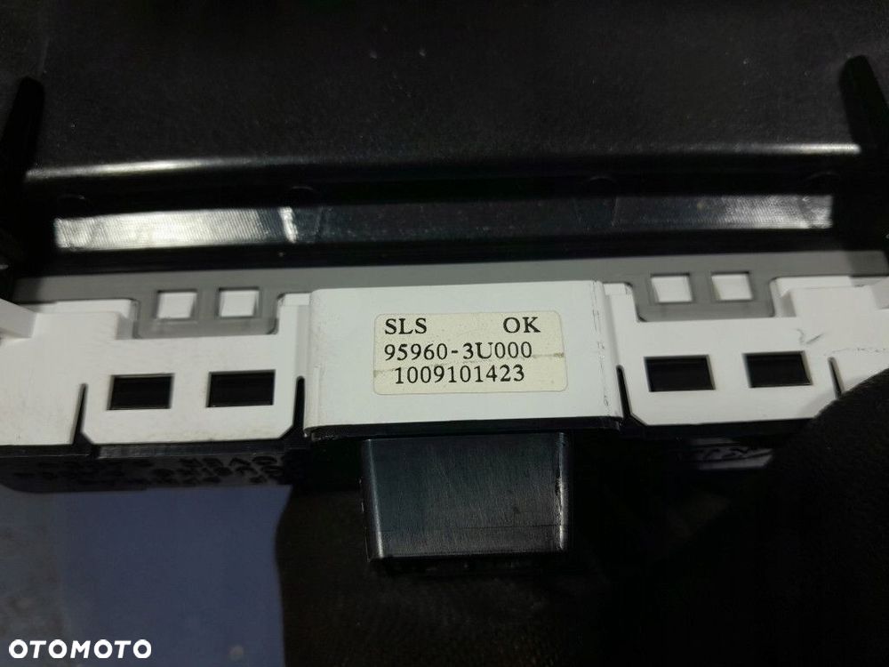 KIA SPORTAGE III RAMKA RADIA I NAWIGACJI EU 95960-3U000 - 3