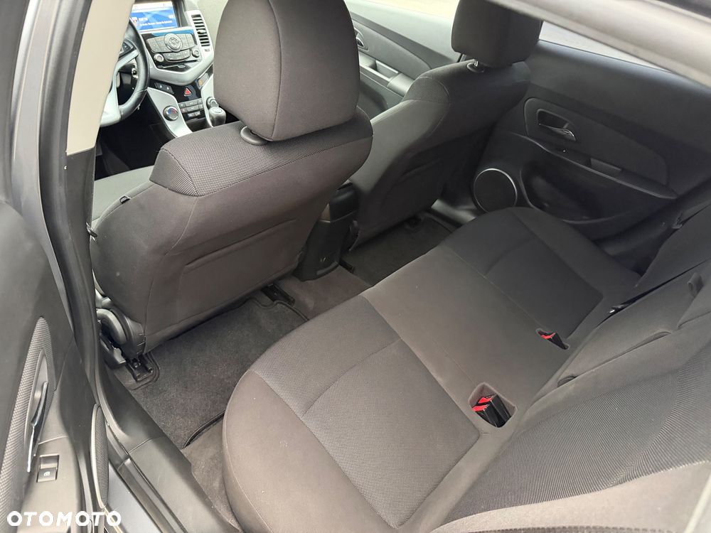Chevrolet Cruze 1.7 LT - 12