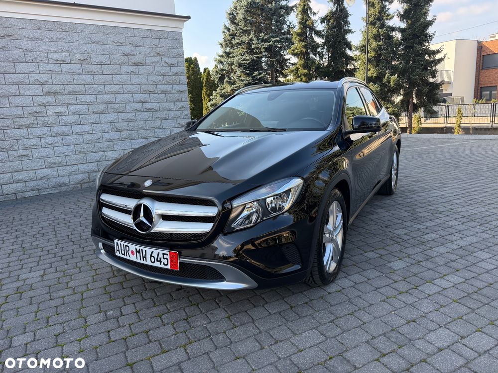 Mercedes-Benz GLA - 4