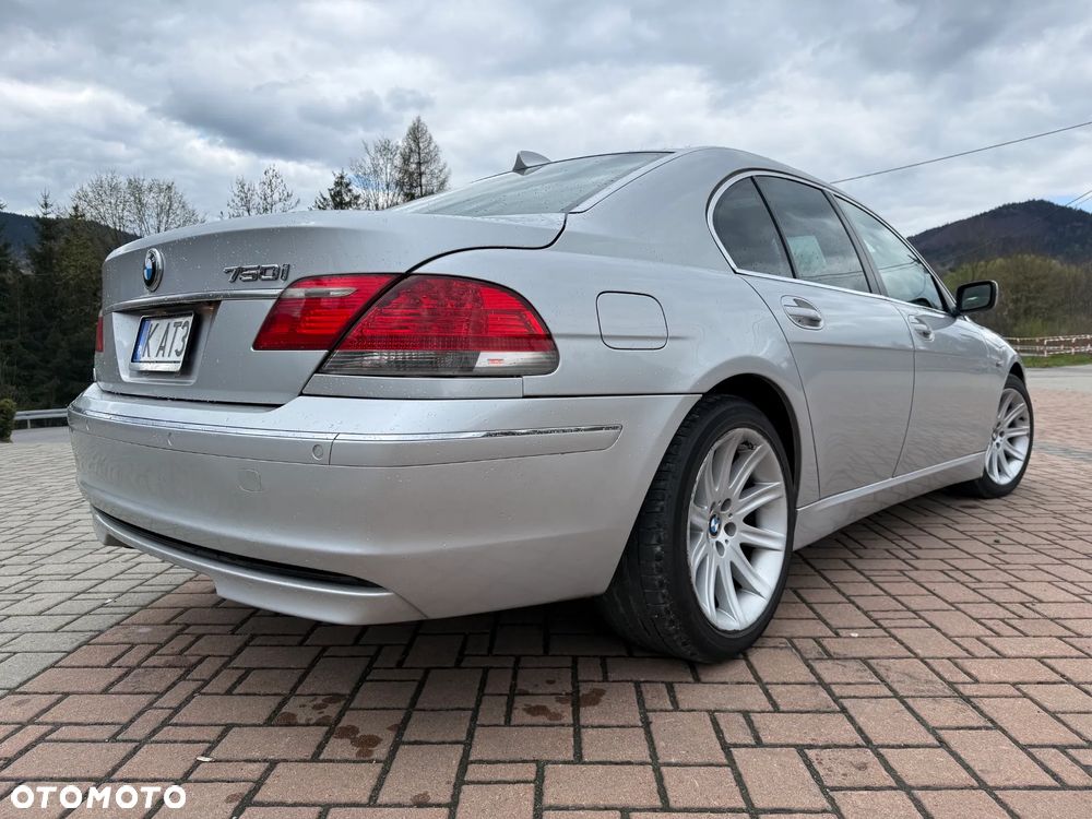BMW Seria 7 750Li - 5