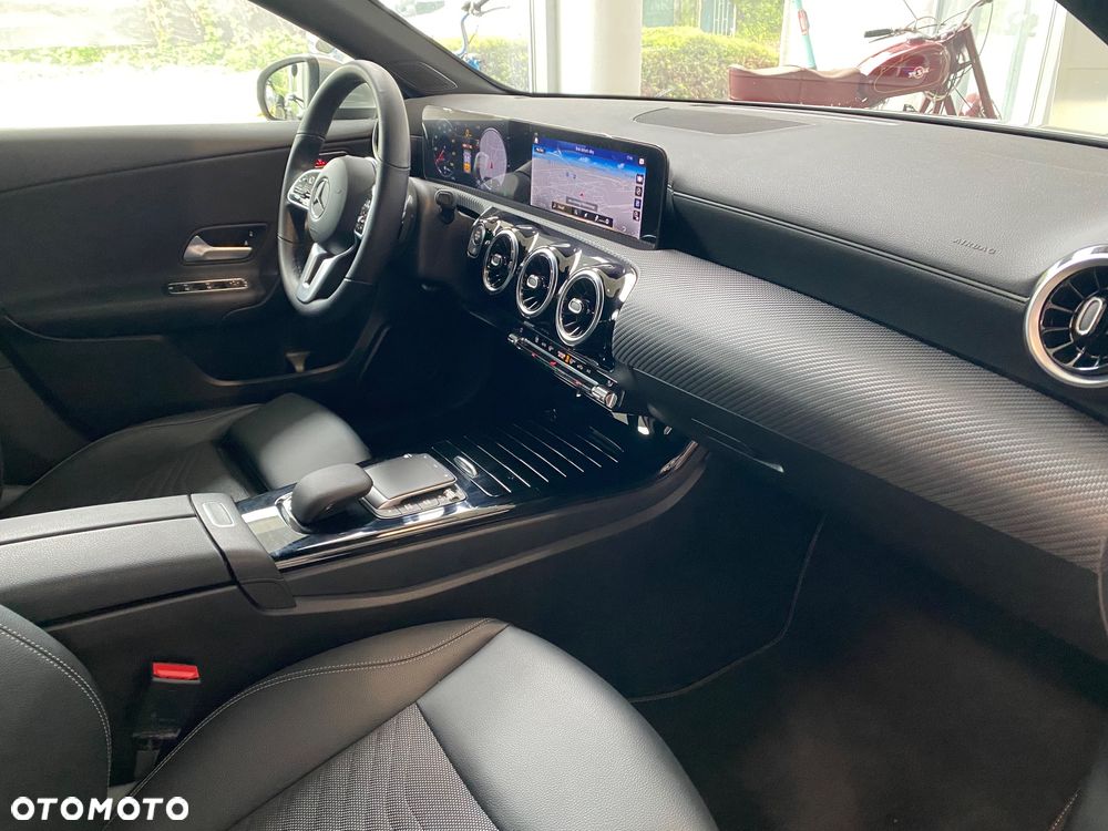 Mercedes-Benz Klasa A 180 Progressive 7G-DCT - 21