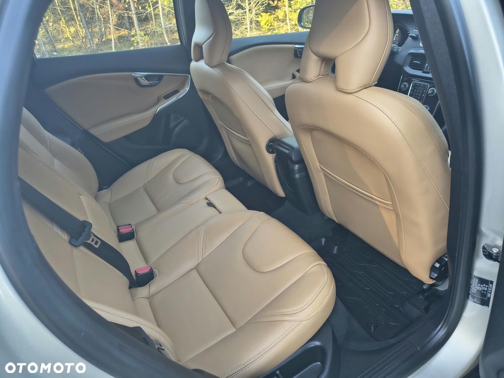 Volvo V40 Cross Country - 27