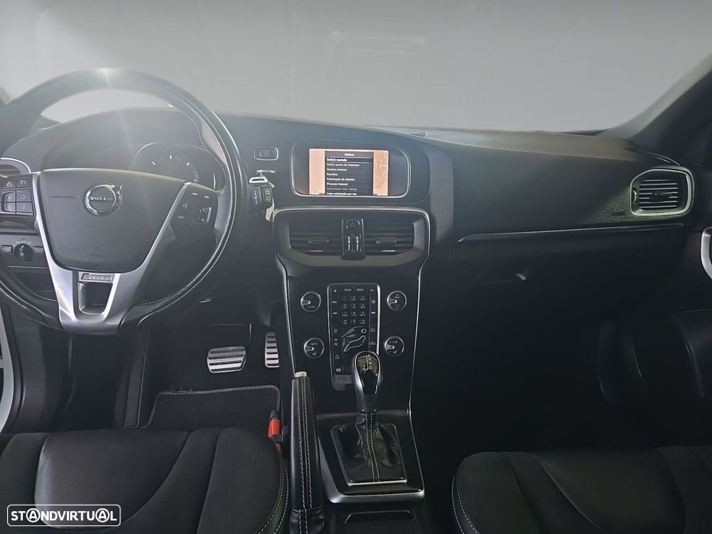 Volvo V40 2.0 D3 R-Design Geartronic - 11