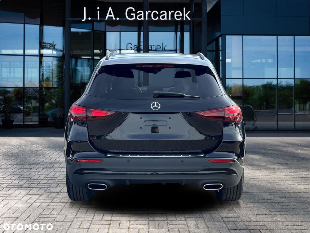 Mercedes-Benz GLA - 5
