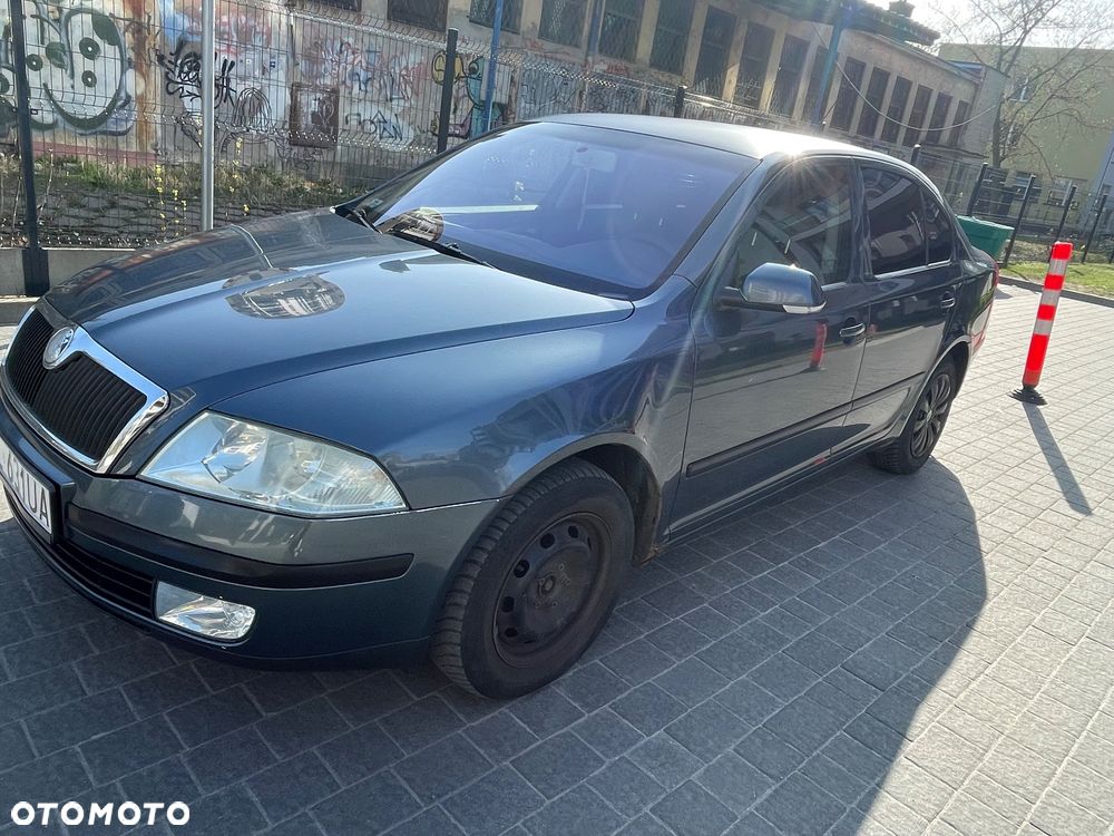 Skoda Octavia 1.6 Ambiente - 27