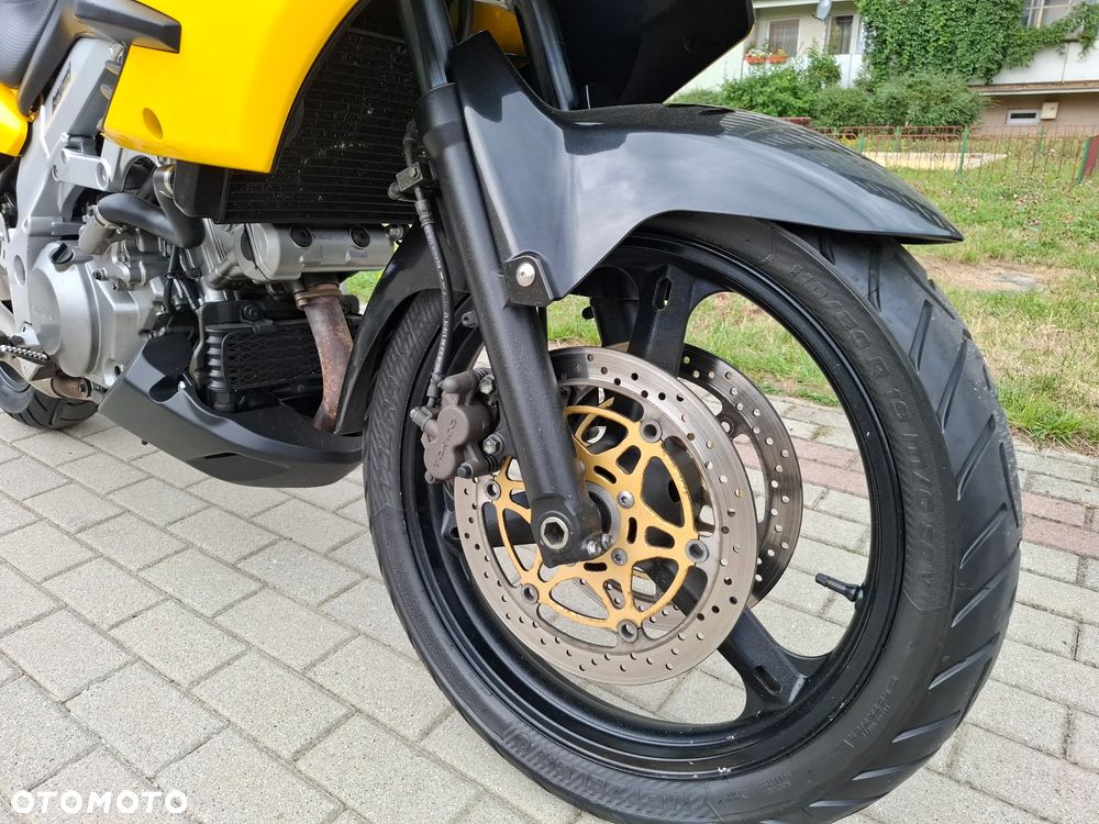 Suzuki V-STROM - 10
