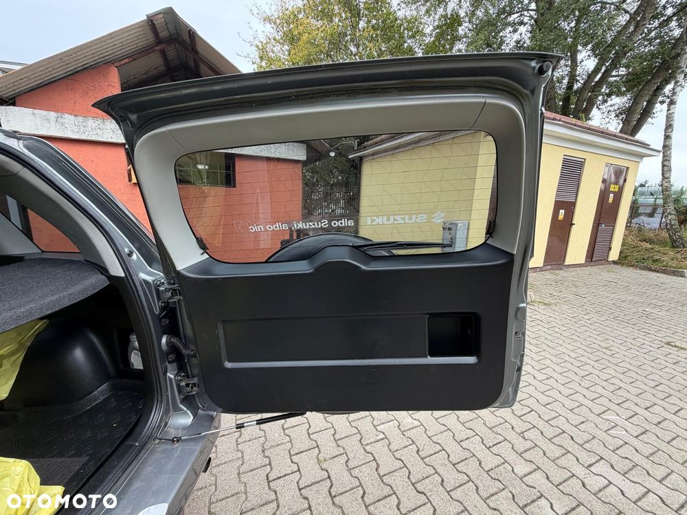 Suzuki Grand Vitara 2.0 De luxe - 8