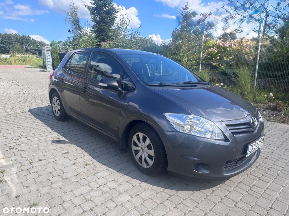Toyota Auris 1.4 D-4D Luna - 2