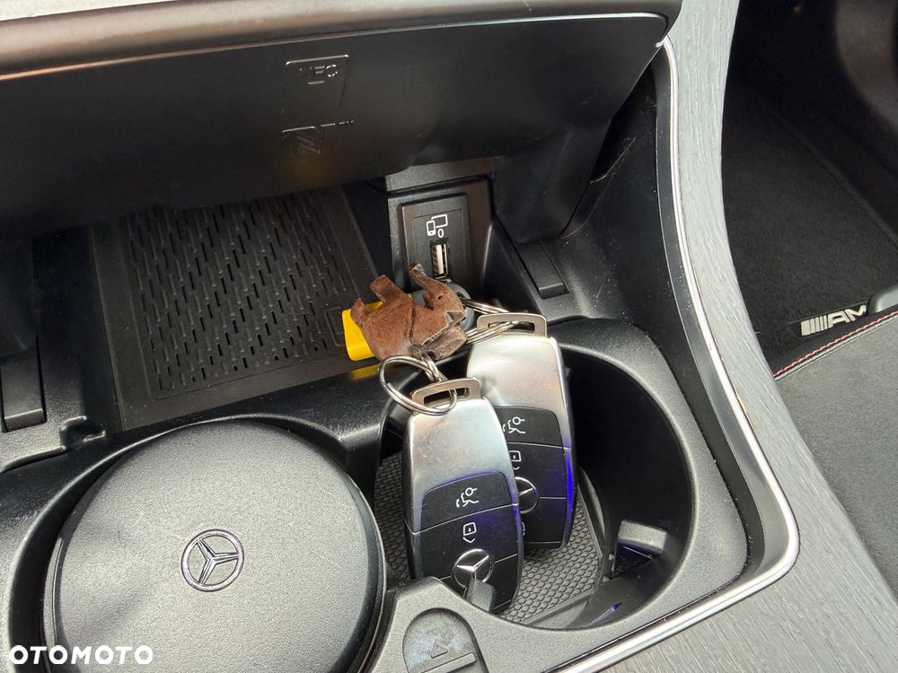 Mercedes-Benz Klasa C AMG 43 4Matic 9G-TRONIC - 33