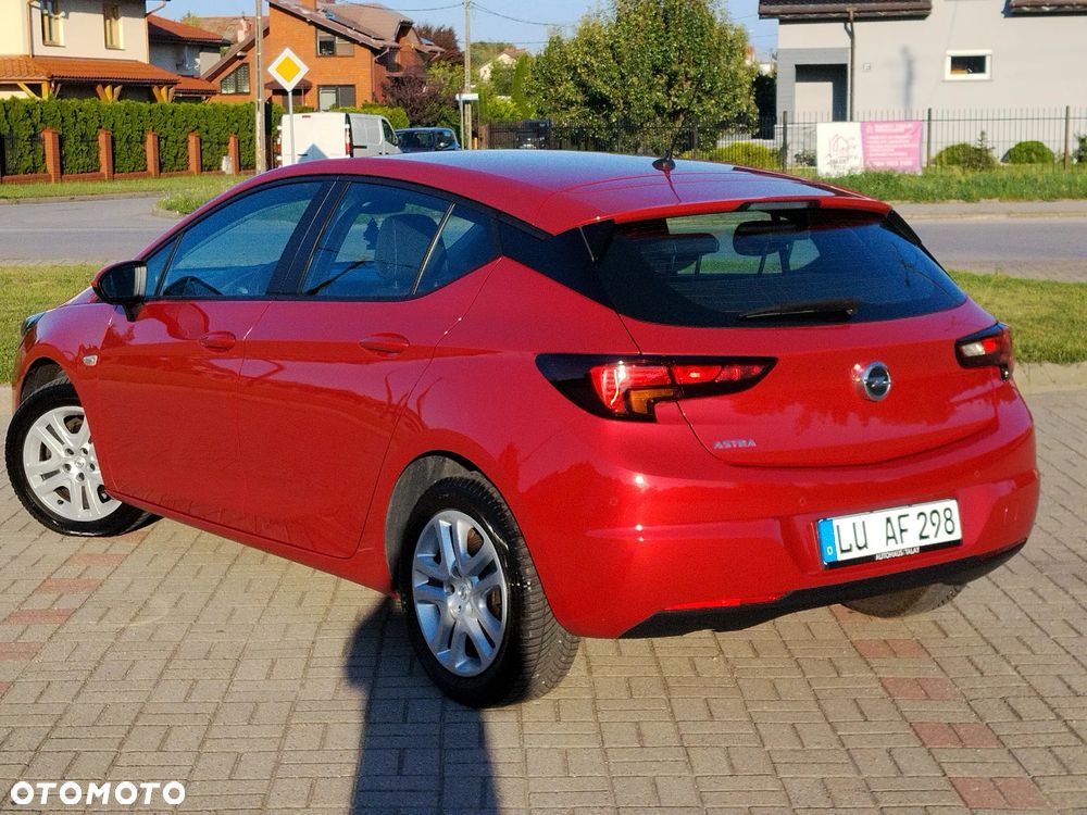 Opel Astra 1.2 Turbo - 4