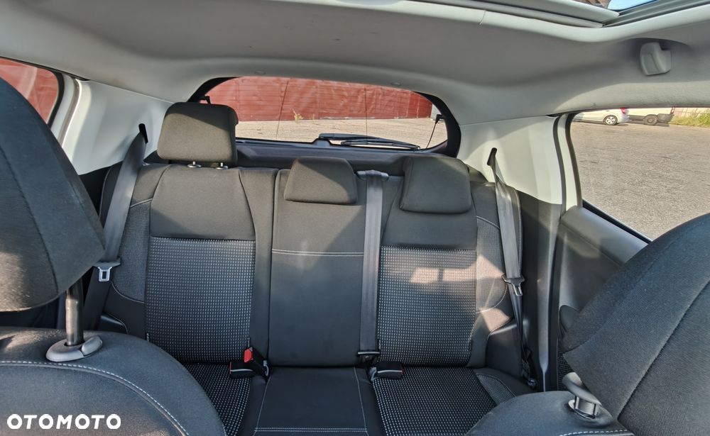 Peugeot 208 - 6