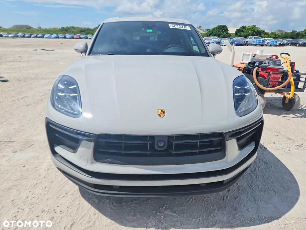 Porsche Macan - 2