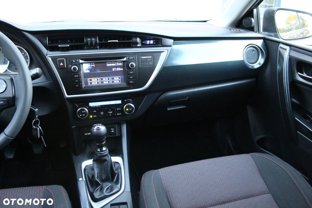 Toyota Auris 1.4 D-4D Life - 25