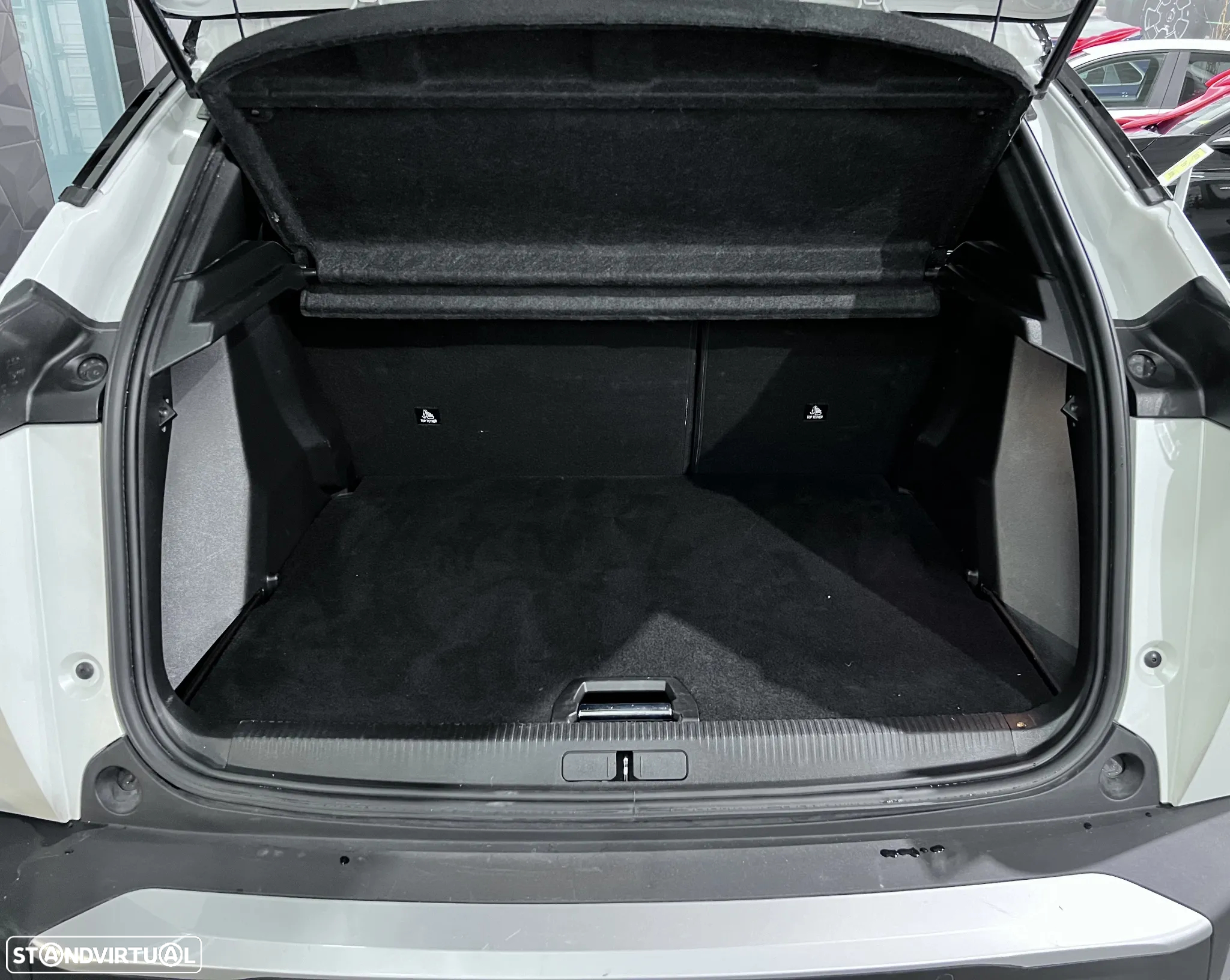 Peugeot 2008 1.2 PureTech Allure Pack EAT8 - 3