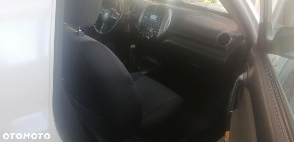 Toyota RAV4 D-4D 4x4 - 9