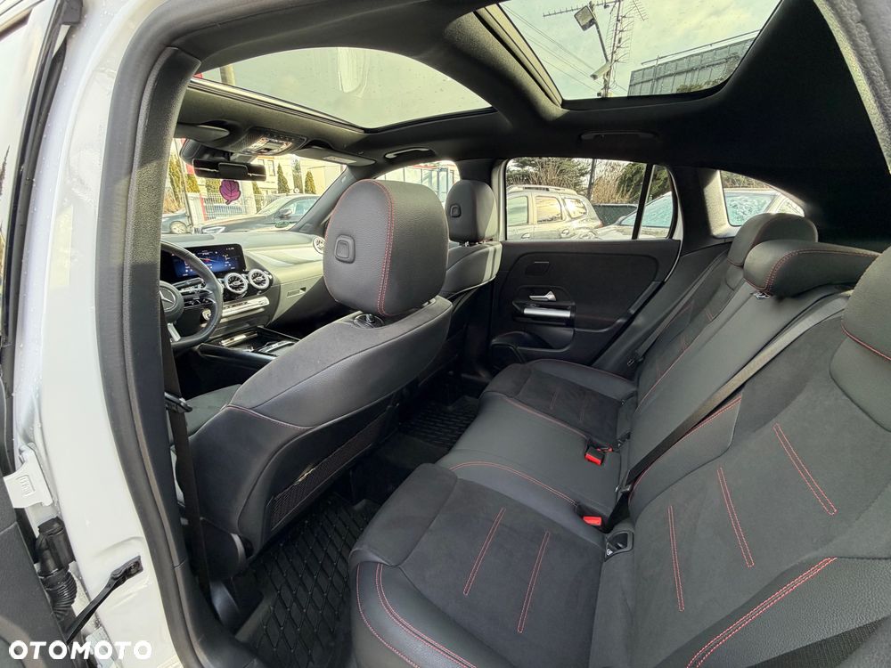 Mercedes-Benz GLA 250e AMG Line - 9
