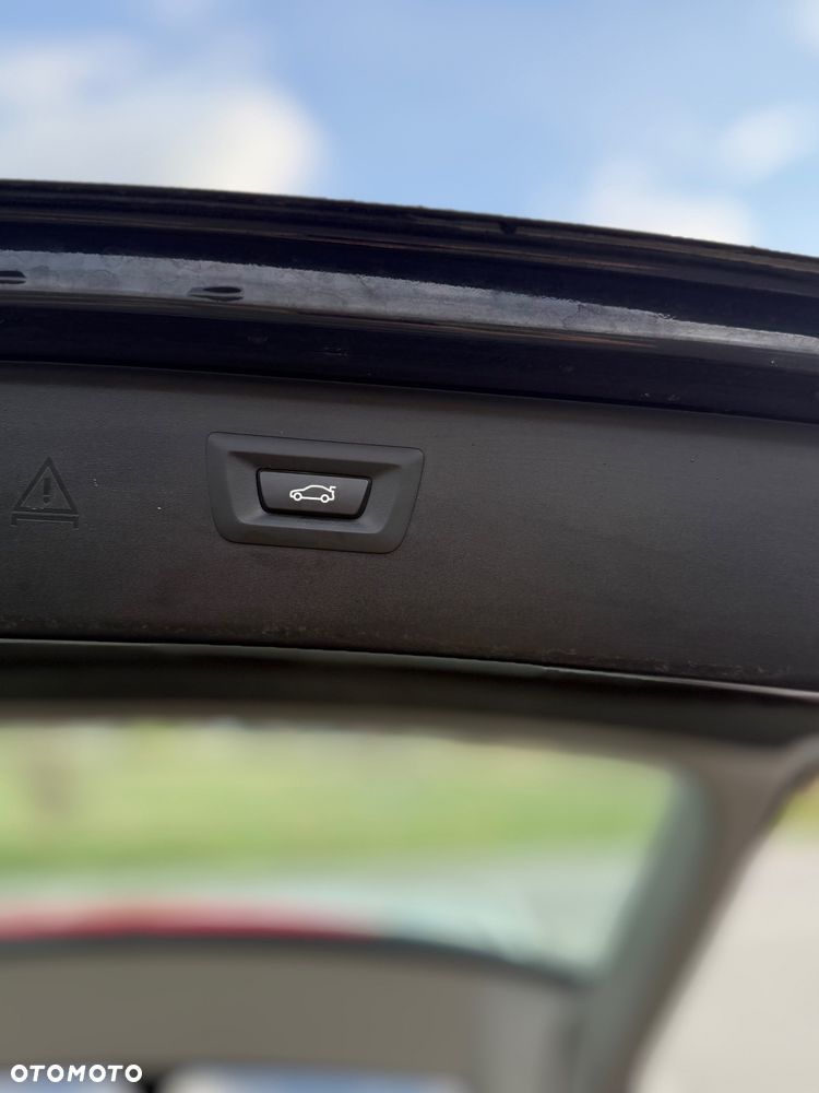 BMW Seria 5 520d xDrive - 24