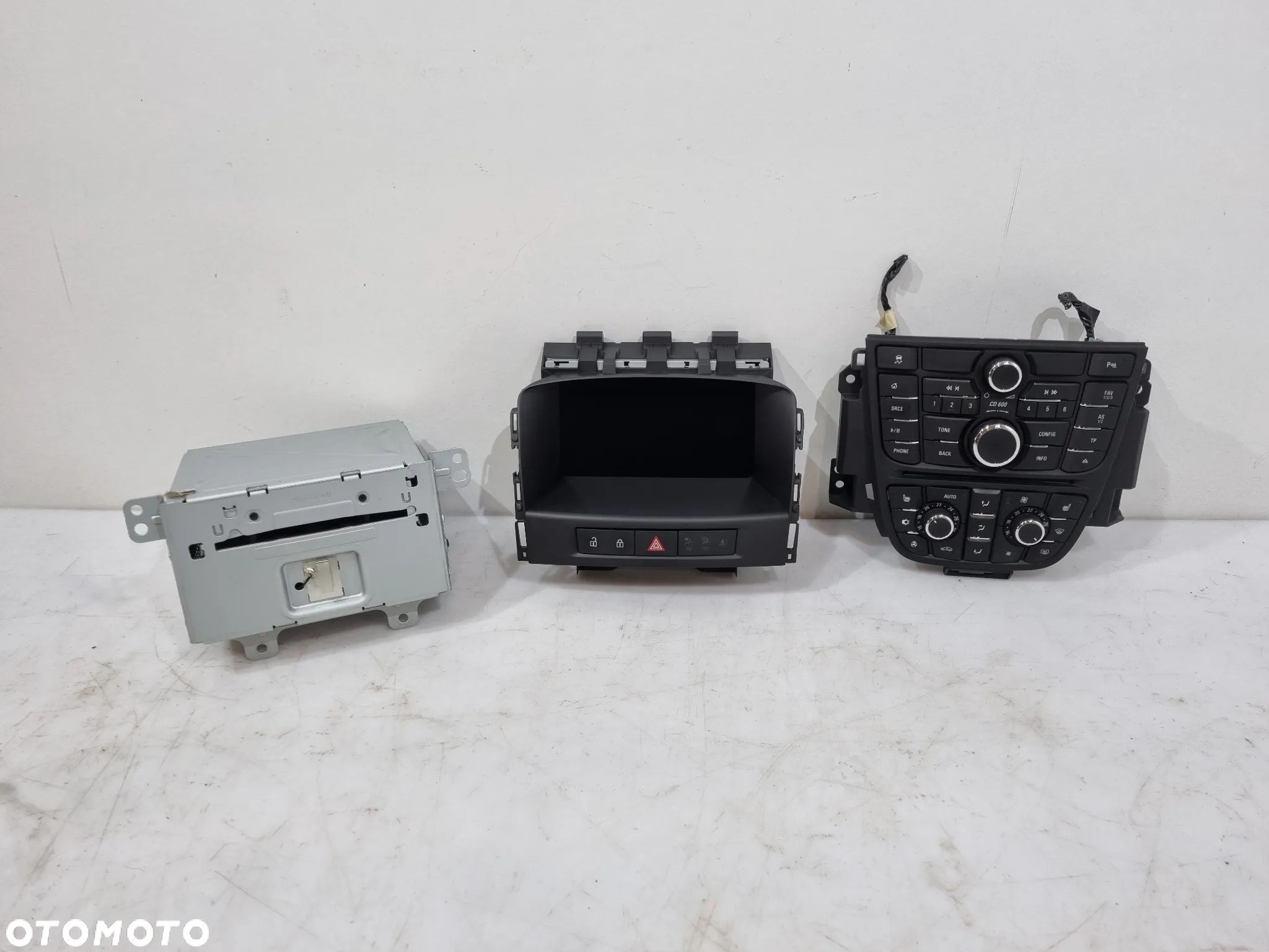 OPEL ASTRA J IV RADIO NAWIGACJA WYŚWIETLACZ 13435144 84026626 42353388 - 1