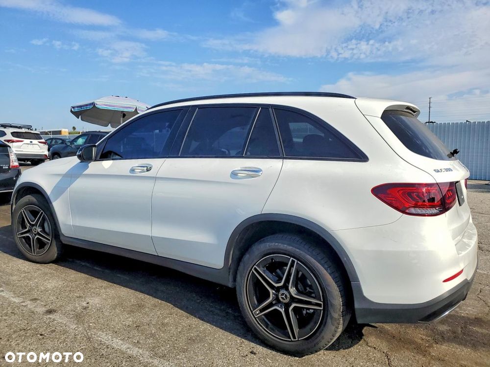 Mercedes-Benz GLC 300 4Matic 9G-TRONIC Exclusive - 3