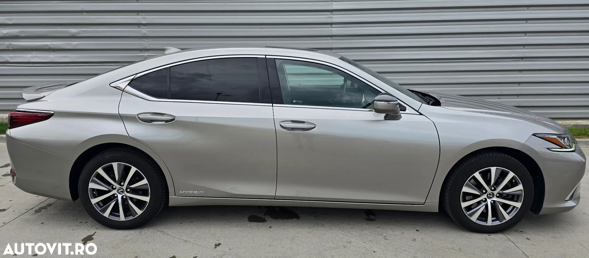 Lexus Seria ES 300h 2.5 TNGA HV 25H- 4X2 CVT Business - 15