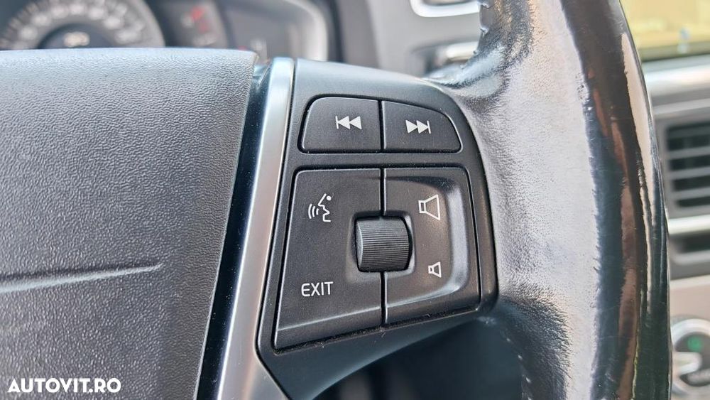 Volvo V60 D3 Momentum Core - 20