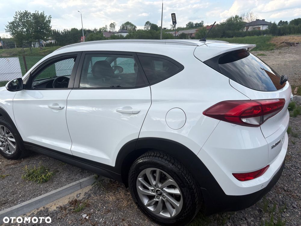 Hyundai Tucson 1.6 GDI BlueDrive Comfort 2WD - 16