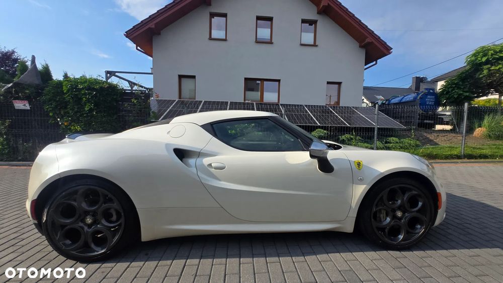 Alfa Romeo 4C - 9