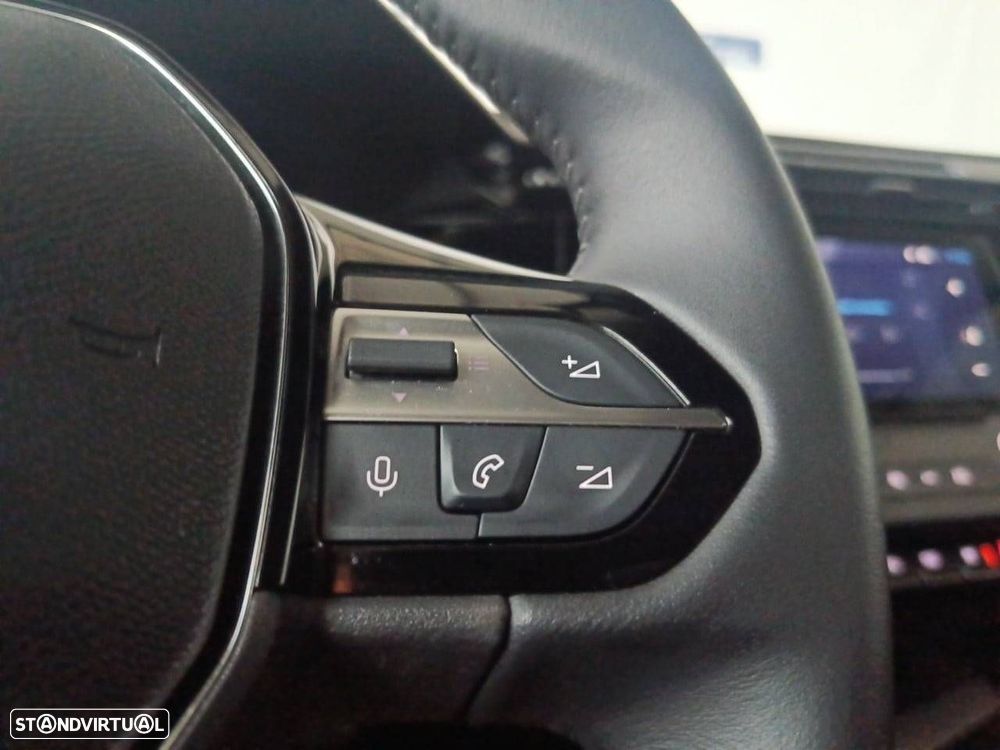 Peugeot 408 1.2 Hybrid Allure e-DCS6 - 17