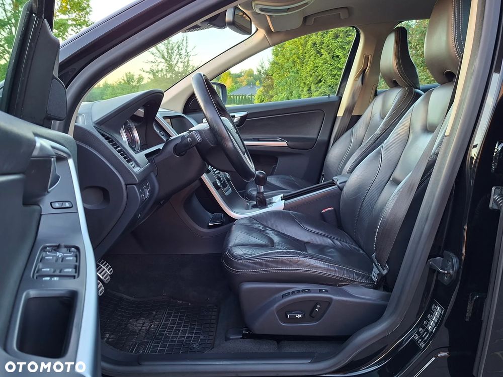 Volvo XC 60 D4 RDesign - 15