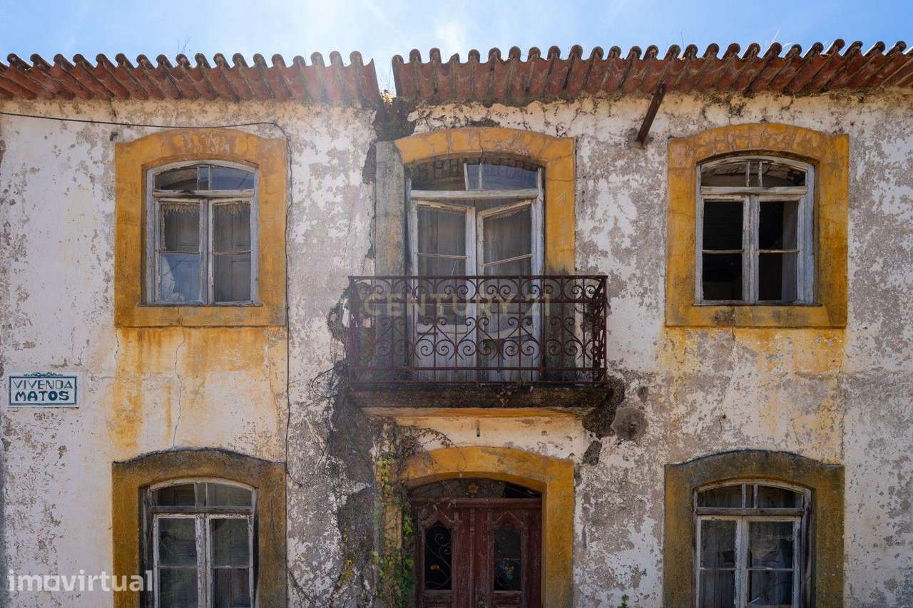 Quinta com duas casas independentes para restaurar e poço - Grande imagem: 4/50