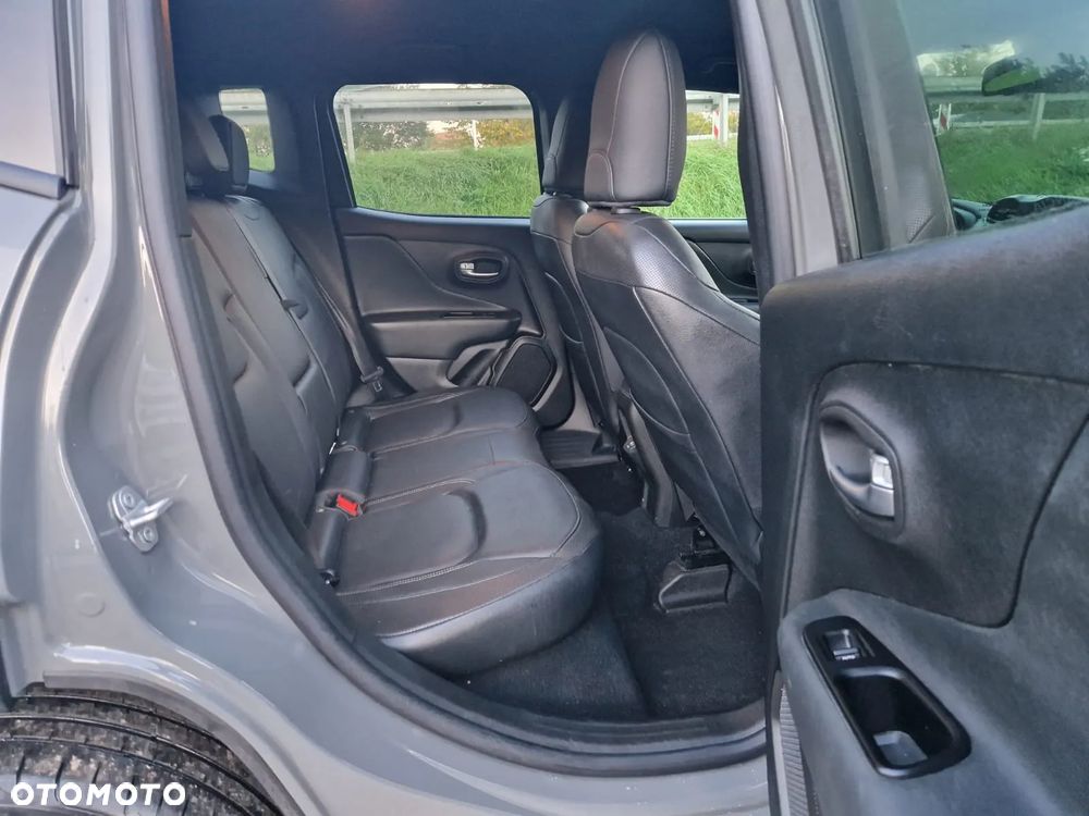 Jeep Renegade - 16