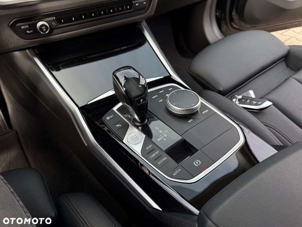 BMW Seria 3 320d - 38