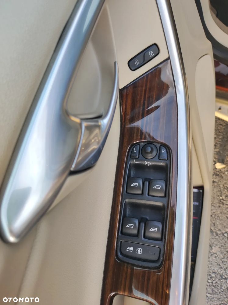 Volvo XC 60 D5 AWD Summum - 7