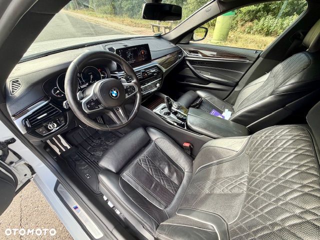 BMW Seria 5 520d xDrive - 13
