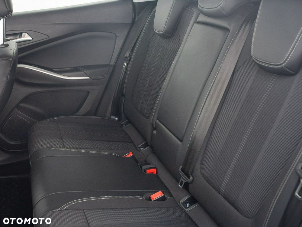 Opel Grandland 1.2 T Business Edition S&S - 28