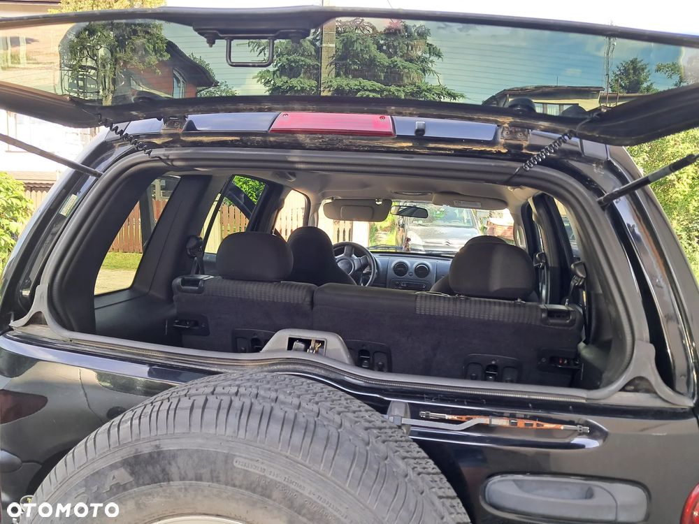 Jeep Liberty - 10