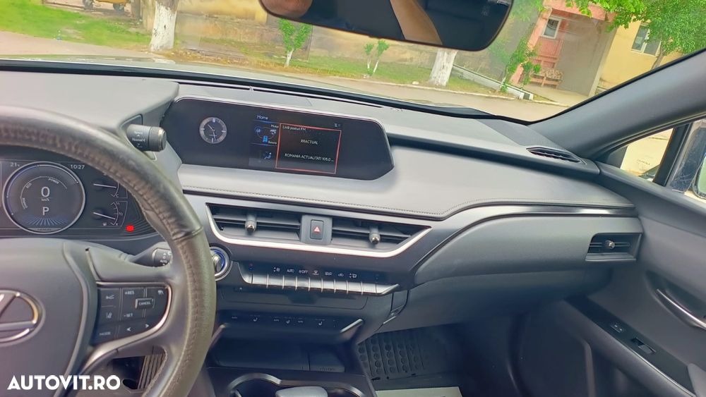Lexus UX 250h E-FOUR Business - 9