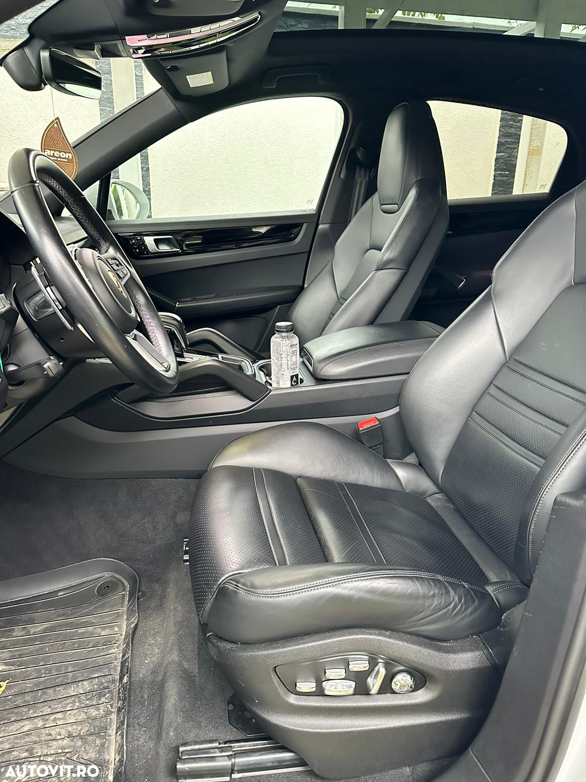 Porsche Cayenne Coupe S - 8
