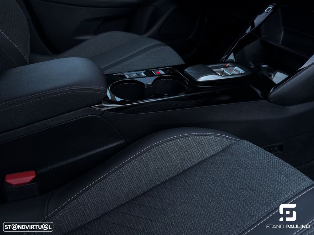 Peugeot e-2008 54 kWh Allure - 34