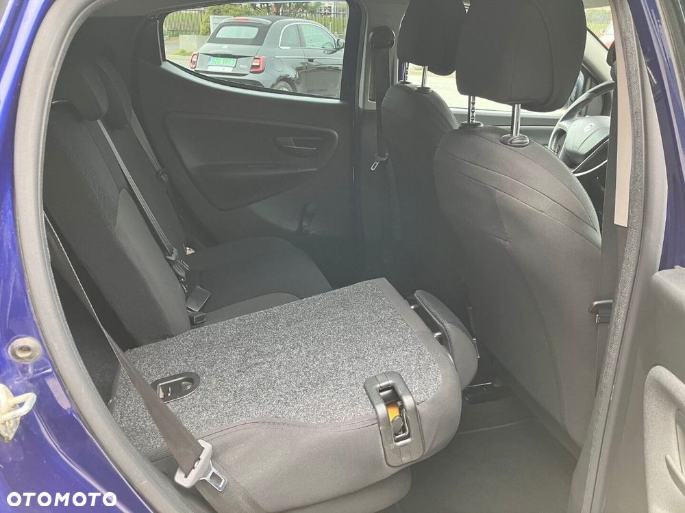 Lancia Ypsilon 1.2 8V Momo S&S - 19