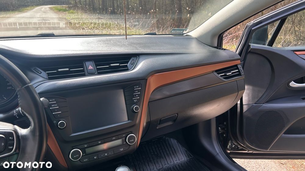 Toyota Avensis 2.0 Premium MS - 12