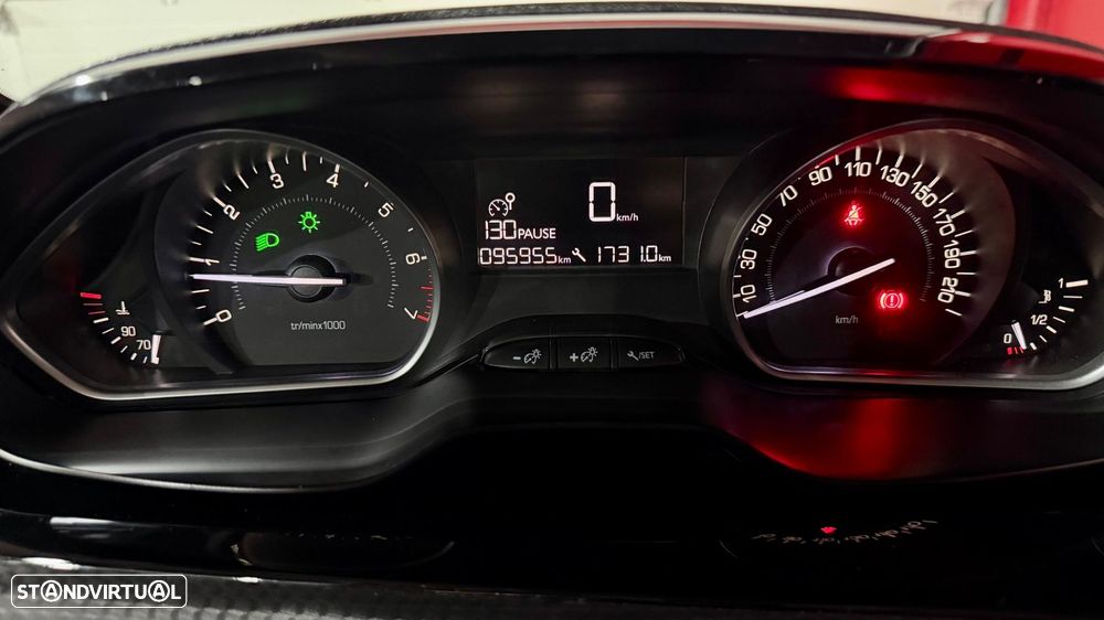 Peugeot 2008 1.2 PureTech Style - 21