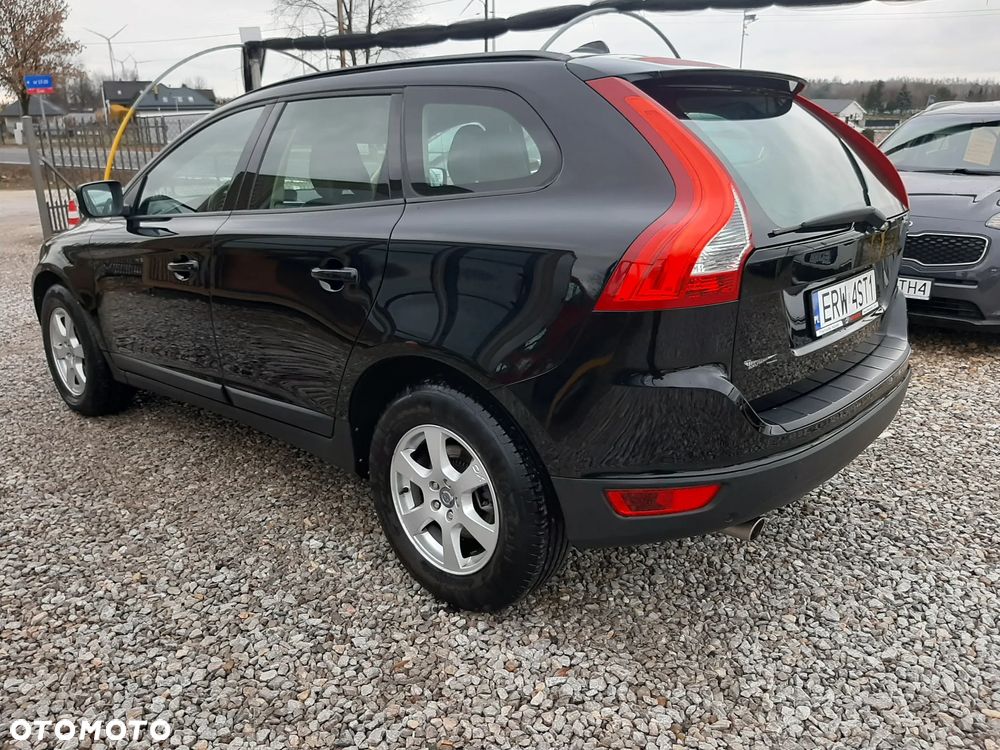 Volvo XC 60 D5 AWD Momentum - 6